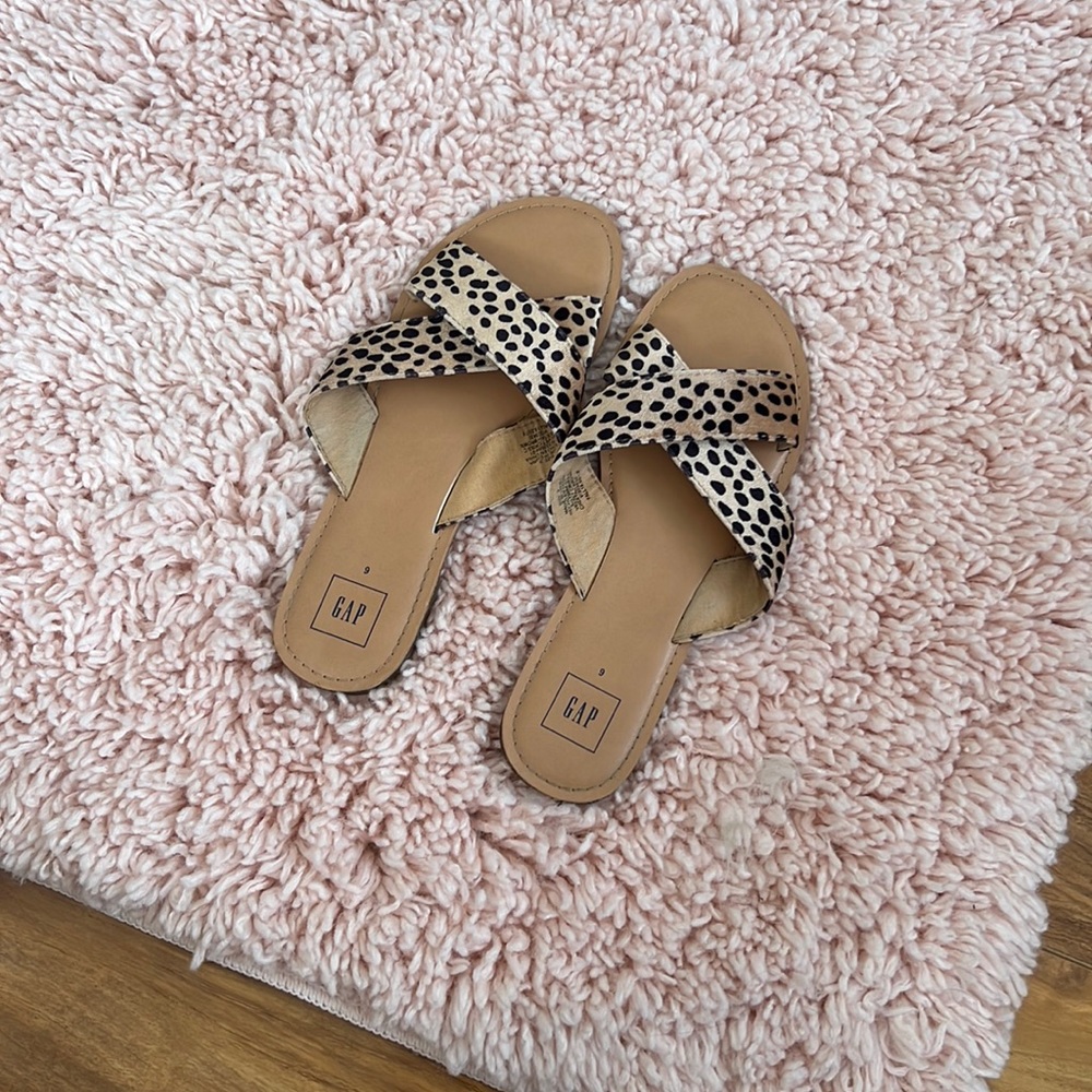 Leopard Print Gap Slides size 9